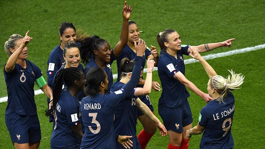 Image of the French women's football team celebrating
